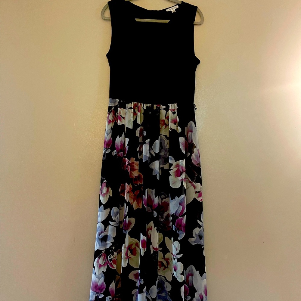 Floral Black Maxi Dress with Sleeveless Bodice